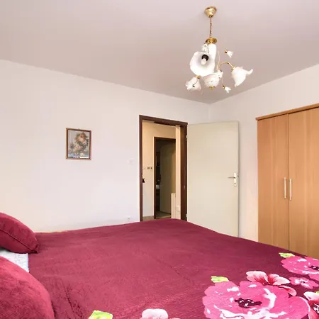 Gordana With Balcony And Parking Lejlighed Pula