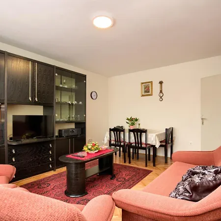 Gordana With Balcony And Parking * Pula