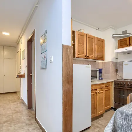 Gordana With Balcony And Parking Pula