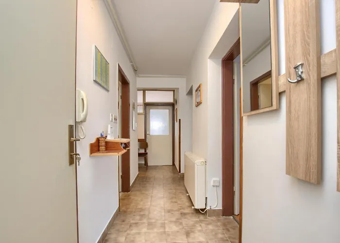 Gordana With Balcony And Parking Lejlighed *