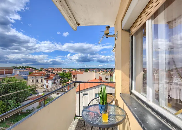 Lejlighed Gordana With Balcony And Parking Pula