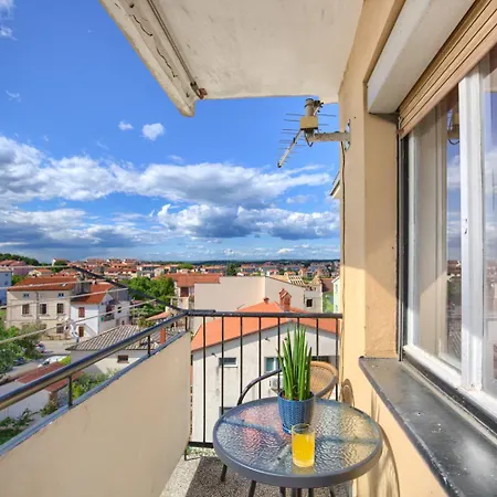 Lägenhet Gordana With Balcony And Parking Pula