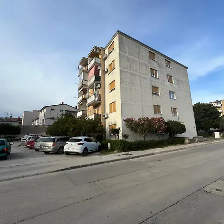 Lägenhet Gordana With Balcony And Parking Pula